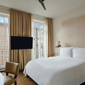 Courtyard Room